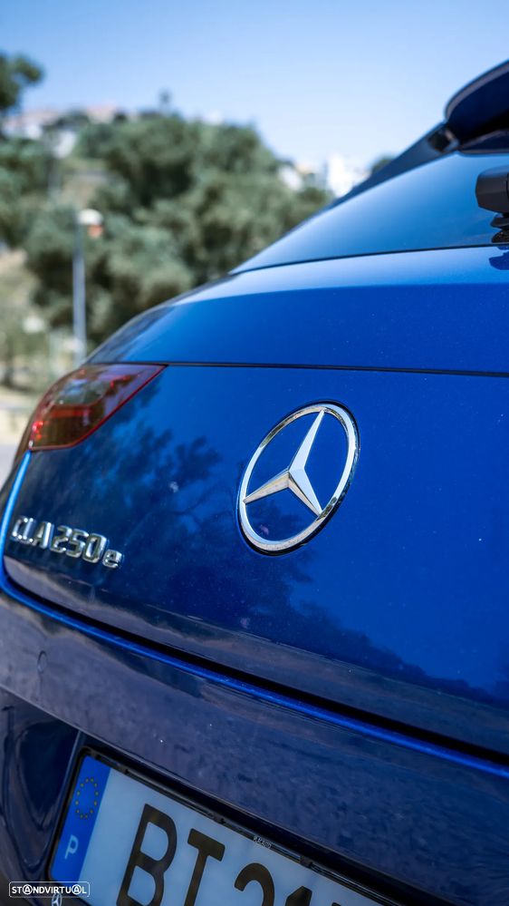 Mercedes-Benz CLA 250 e Shooting Brake AMG Line - 9