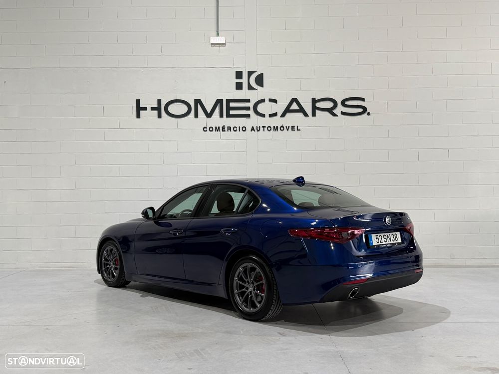 Alfa Romeo Giulia 2.2 D AT8 - 13