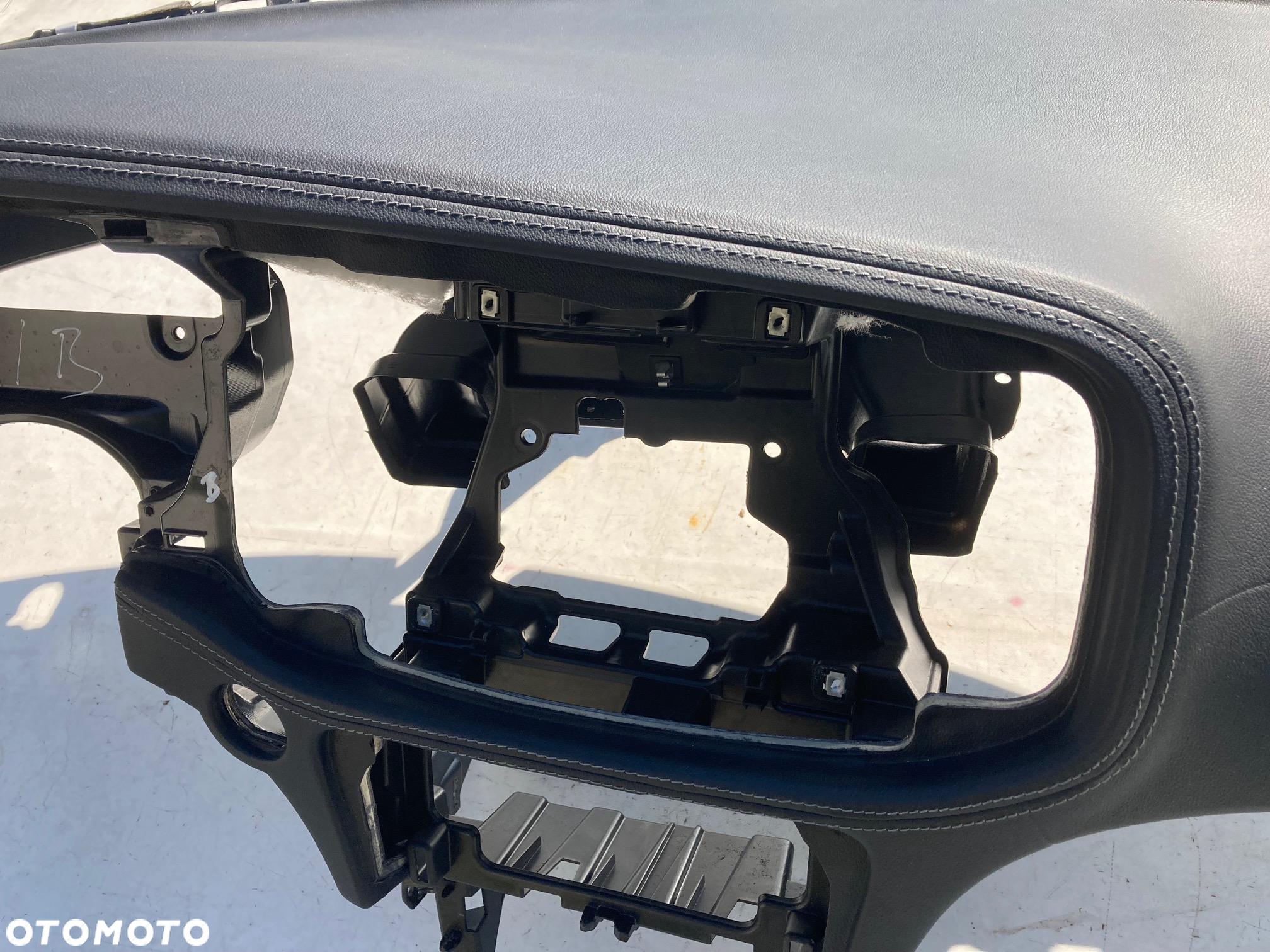 DODGE CHARGER DESKA SZYTA SKÓRA NIĆ KONSOLA KOKPIT PULPIT PÓŁKA PARAPET AIR BAG PODUSZKI AIRBAG PASY PAS KURTYNY AIRBAG FOTELA KOLAN PASY PAS Okazja Raz2 !!! - 7