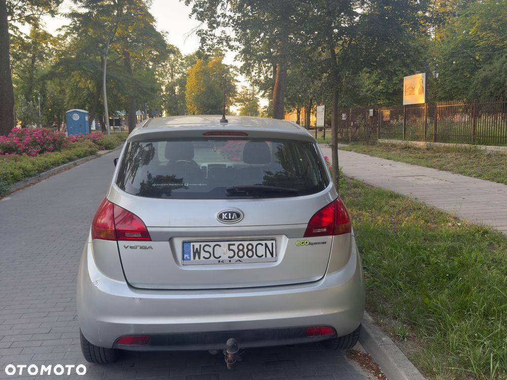 Kia Venga - 6