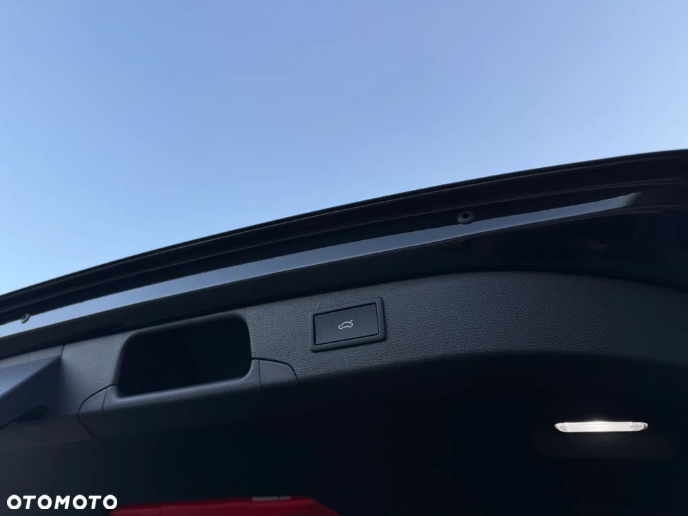 Volkswagen Passat 2.0 TDI SCR Elegance DSG - 8