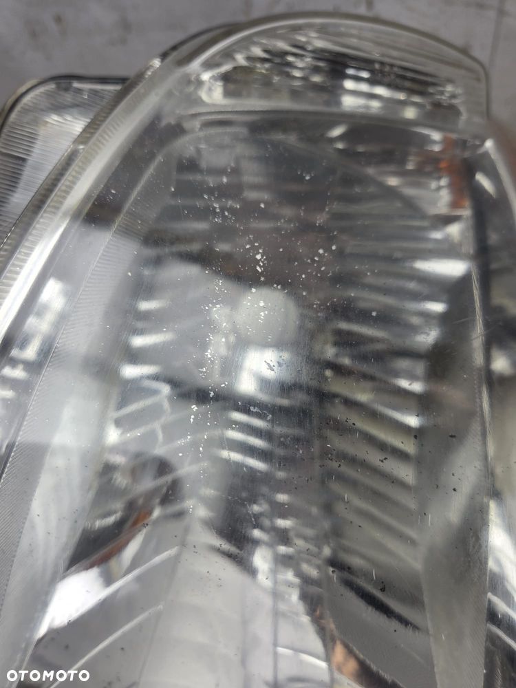 Ford Ranger 11-16r IV 4 V 5 Lampa prawa prawy przód przednia - 11