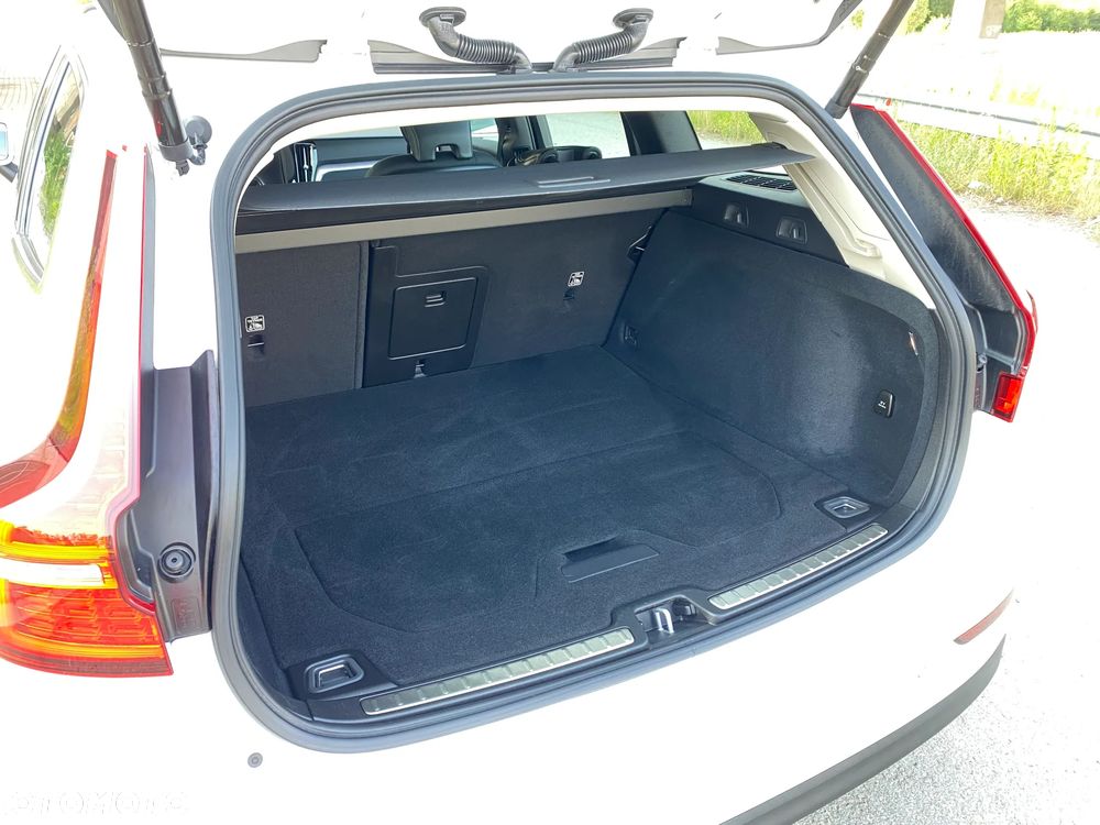 Volvo V60 B4 D Momentum Core - 17