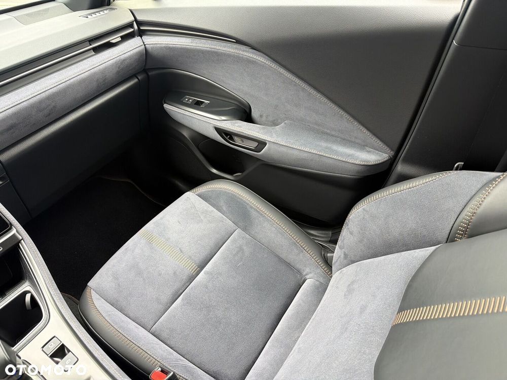 Lexus LBX 1.5 Hybrid Cool AWD - 20