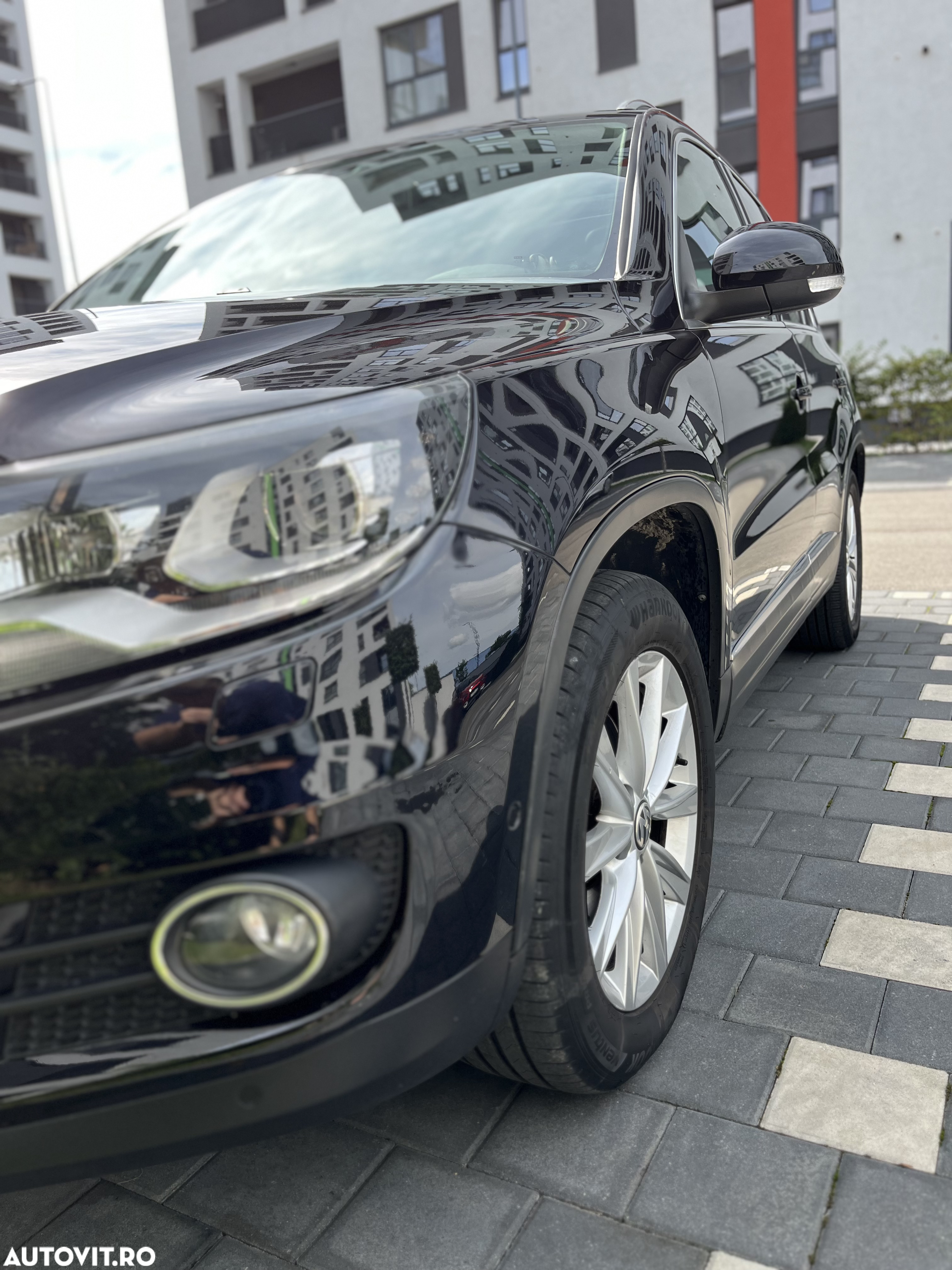 Volkswagen Tiguan 2.0 TDI 4Motion DSG Sport & Style - 4