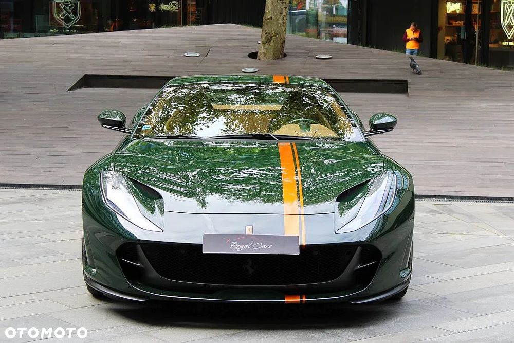 Ferrari 812 Superfast - 7