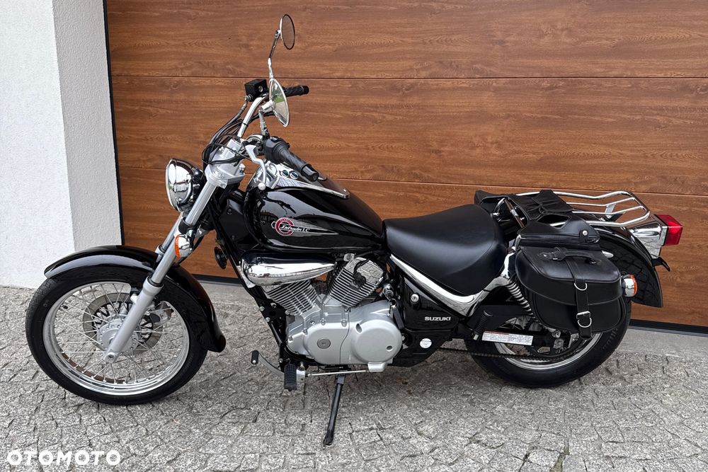 Suzuki Intruder - 19
