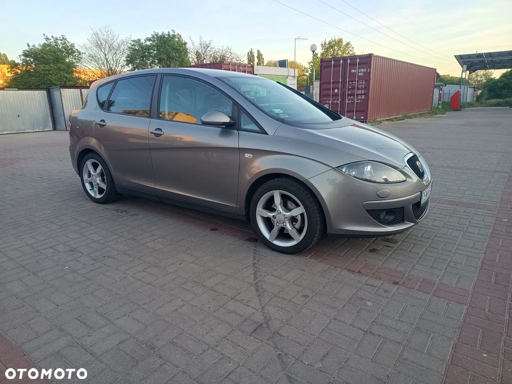 Seat Toledo 2.0 TDI Stylance DSG - 2