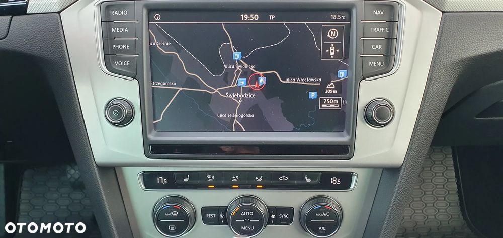 Volkswagen Passat 2.0 TDI SCR (BlueMotion Technology) DSG Highline - 18