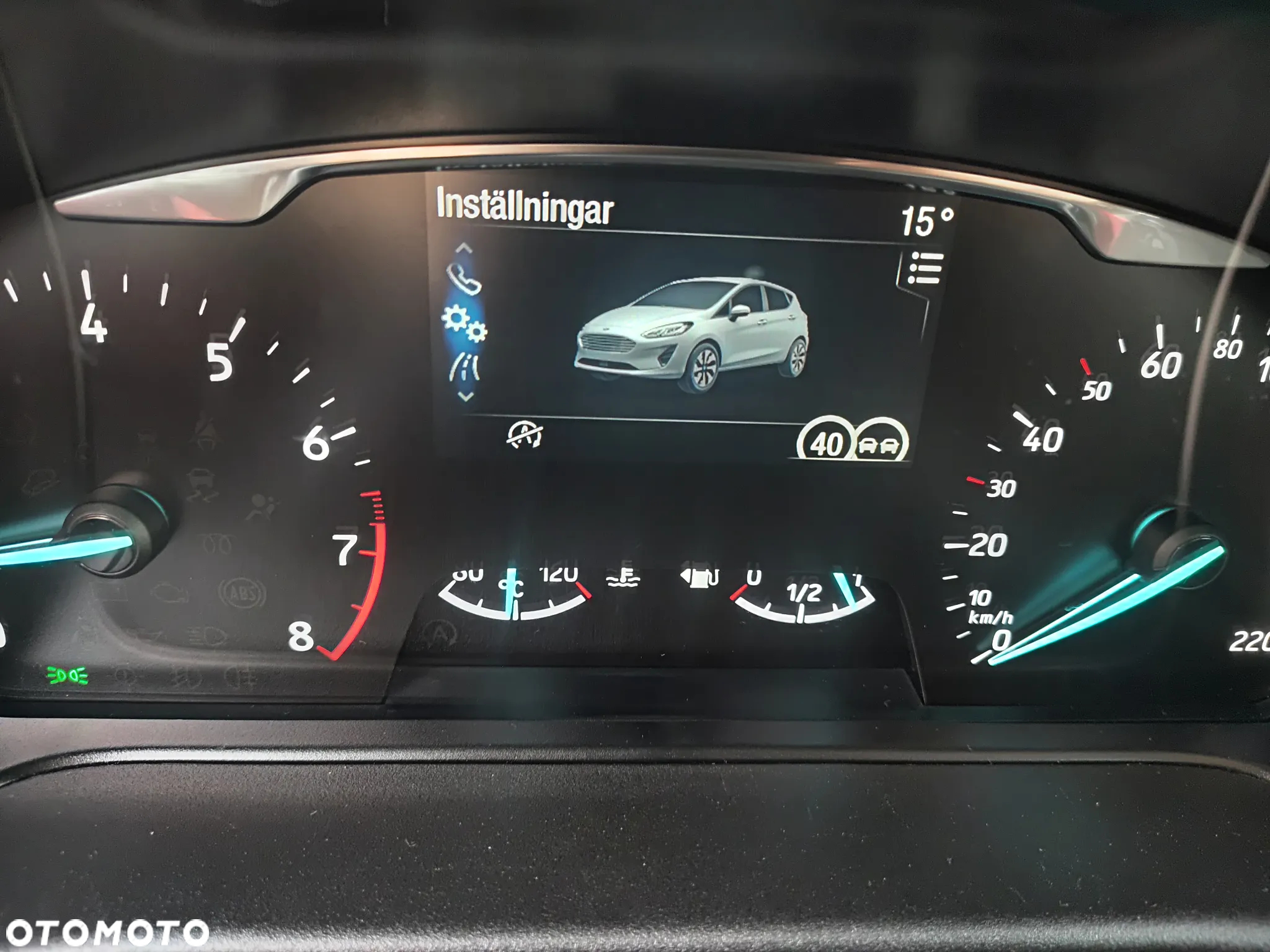 Ford Fiesta 1.0 EcoBoost S&S ST-LINE - 34