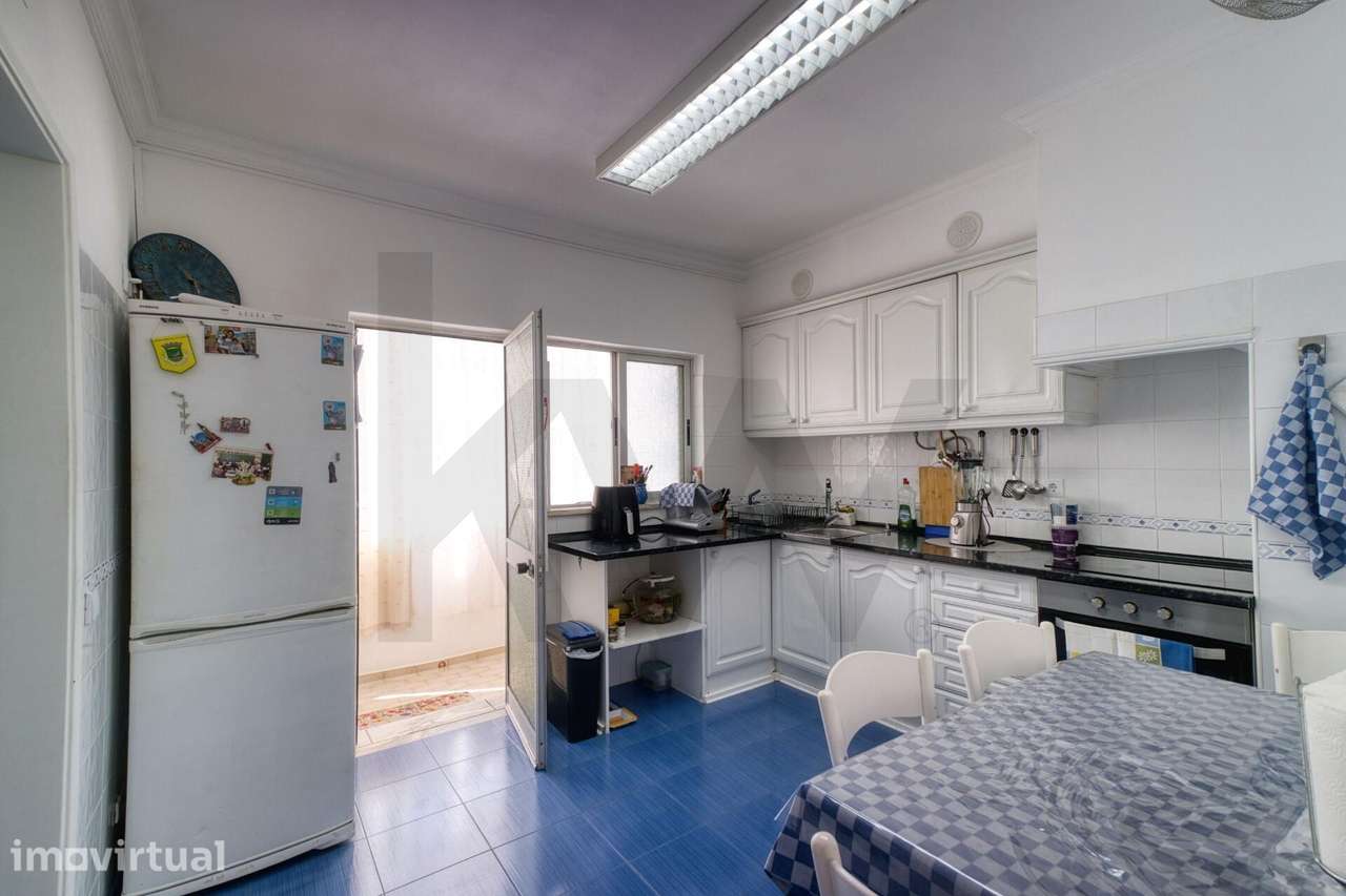 Apartamento T3 com áreas amplas, localizado no centro da Cidade de Olh - Grande imagem: 5/20