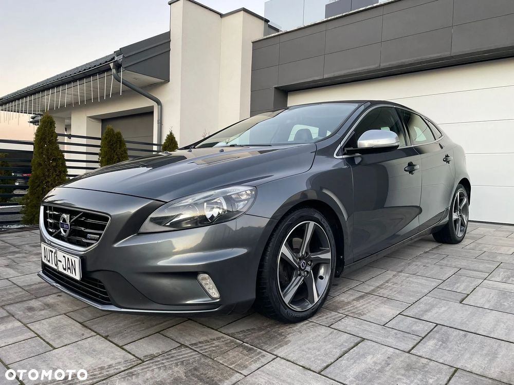 Volvo V40 D2 R Design - 9