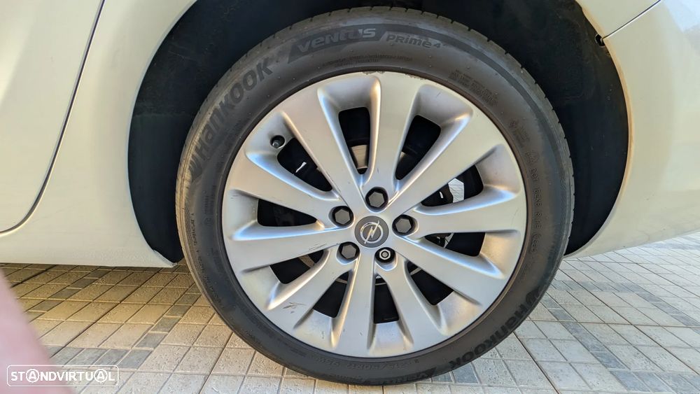 Opel Astra Sports Tourer - 8