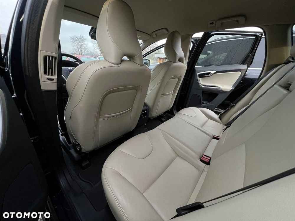 Volvo XC 60 D4 Geartronic Summum - 22