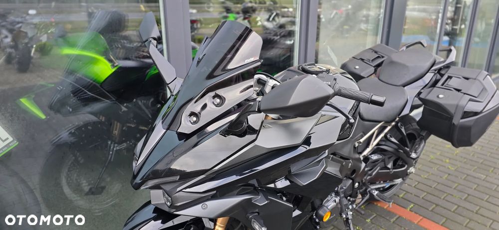 Suzuki GSX - 32