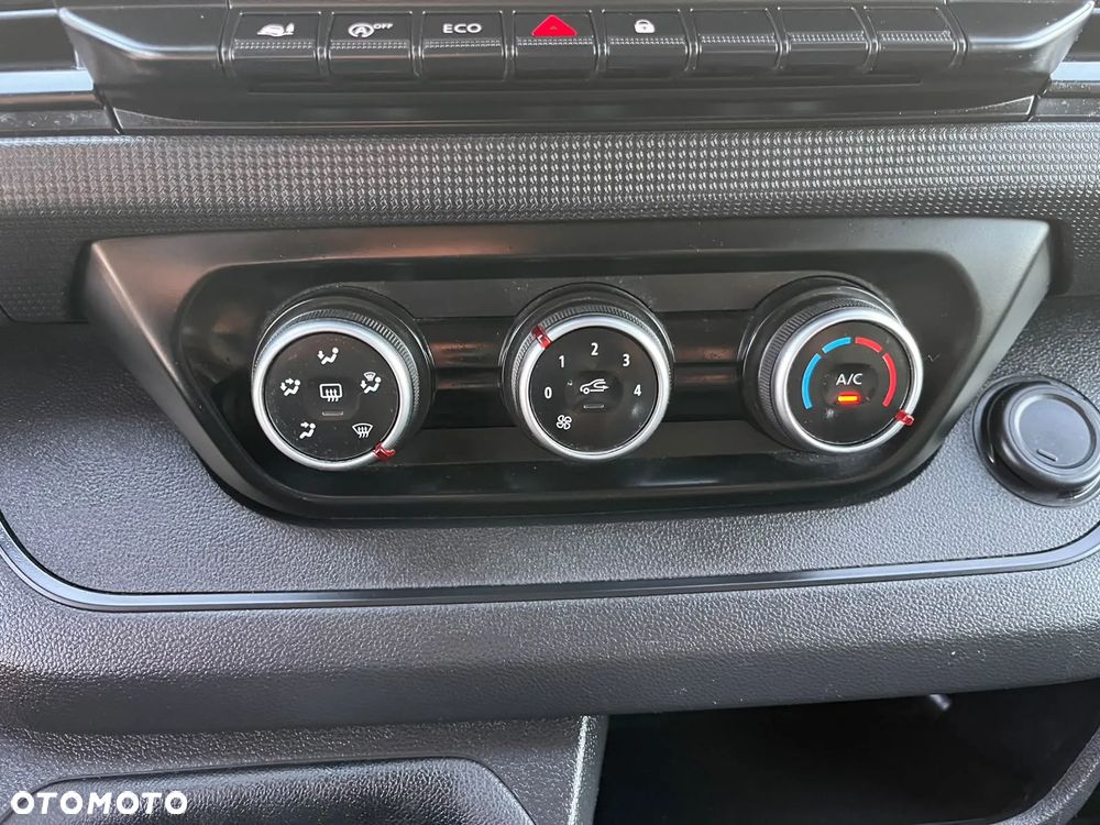 Renault Trafic - 28