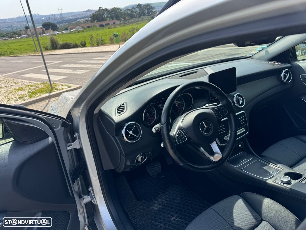 Mercedes-Benz CLA 200 d Shooting Brake Urban Aut. - 5