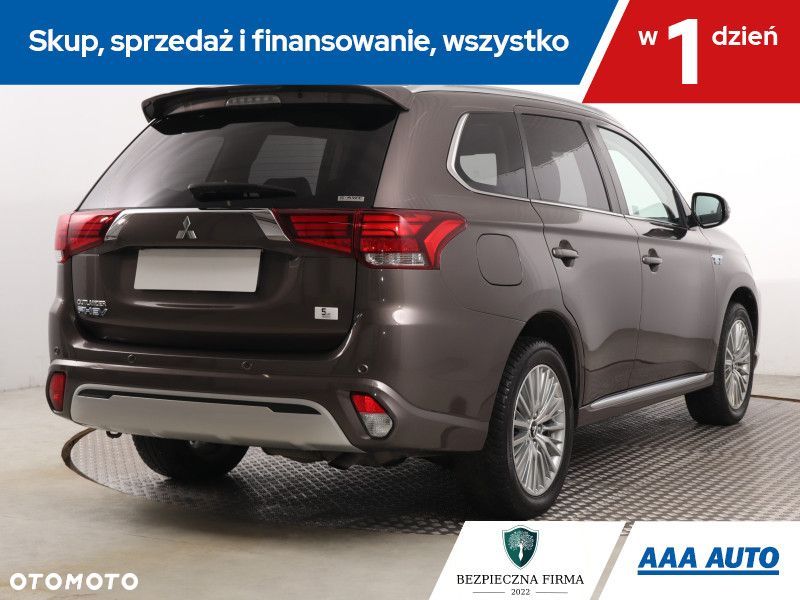 Mitsubishi Outlander - 7