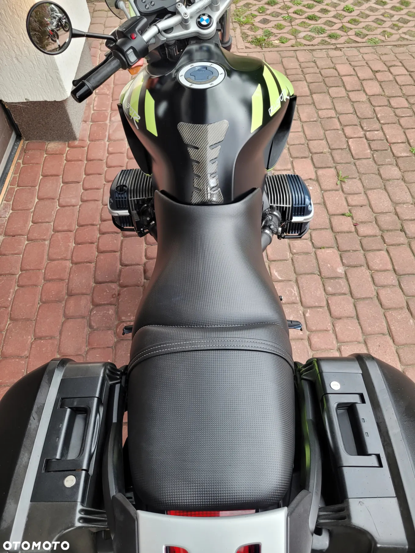 BMW R - 8