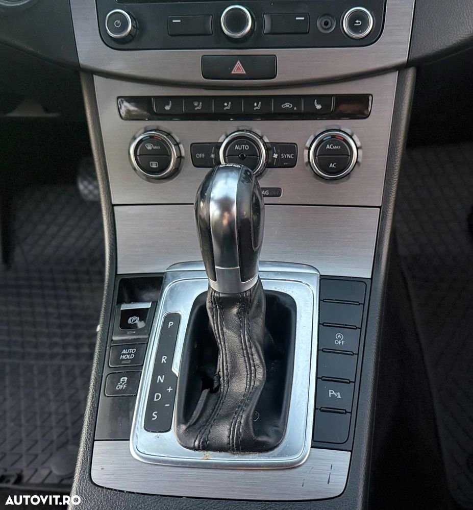Volkswagen Passat - 11