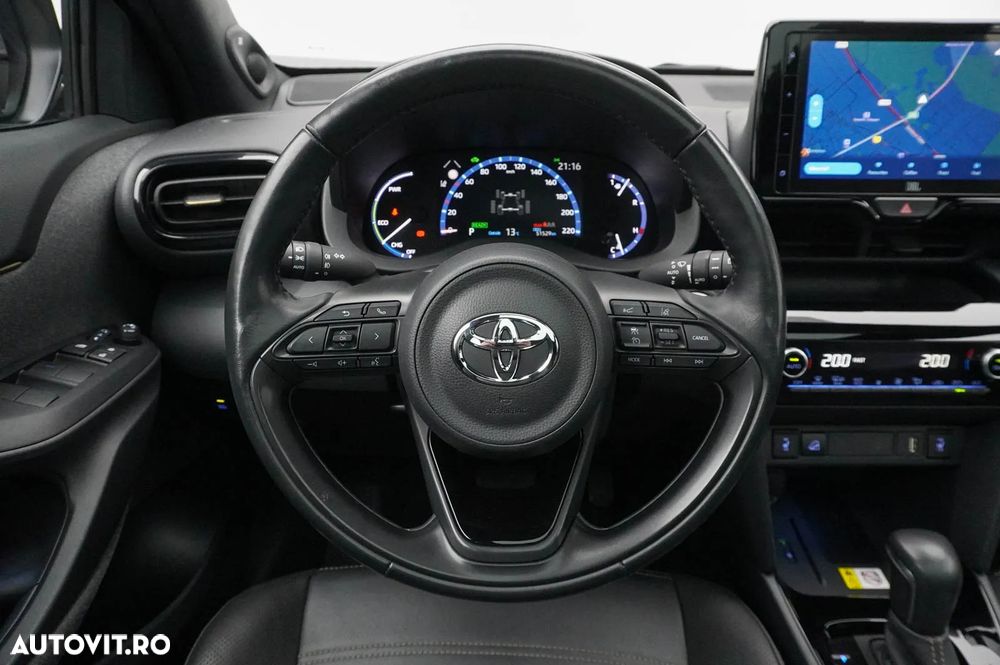 Toyota Yaris Cross 1.5 VVT-i HSD 4x4 Exclusive Adventure - 17