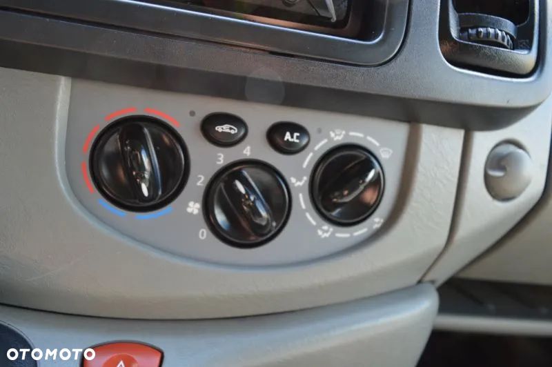 Opel Vivaro - 29
