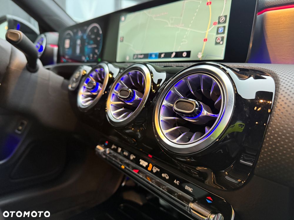 Mercedes-Benz CLA 180 7G-DCT Edition AMG Line - 34