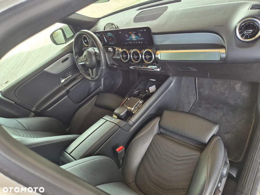 Mercedes-Benz GLB 200 7G-DCT - 23