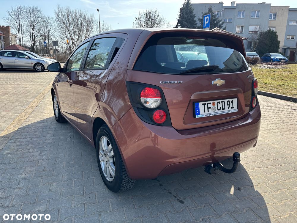 Chevrolet Aveo 1.4 16V LS - 12