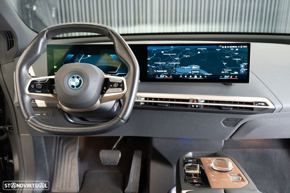 BMW iX xDrive 50 Pack Desportivo - 49