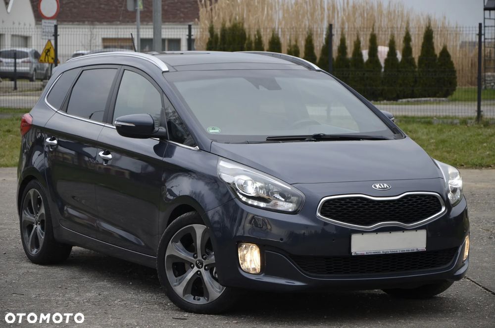 Kia Carens - 1