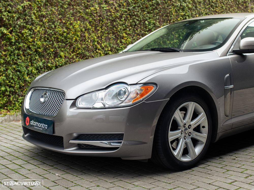 Jaguar XF 2.7 D V6 Luxury - 6