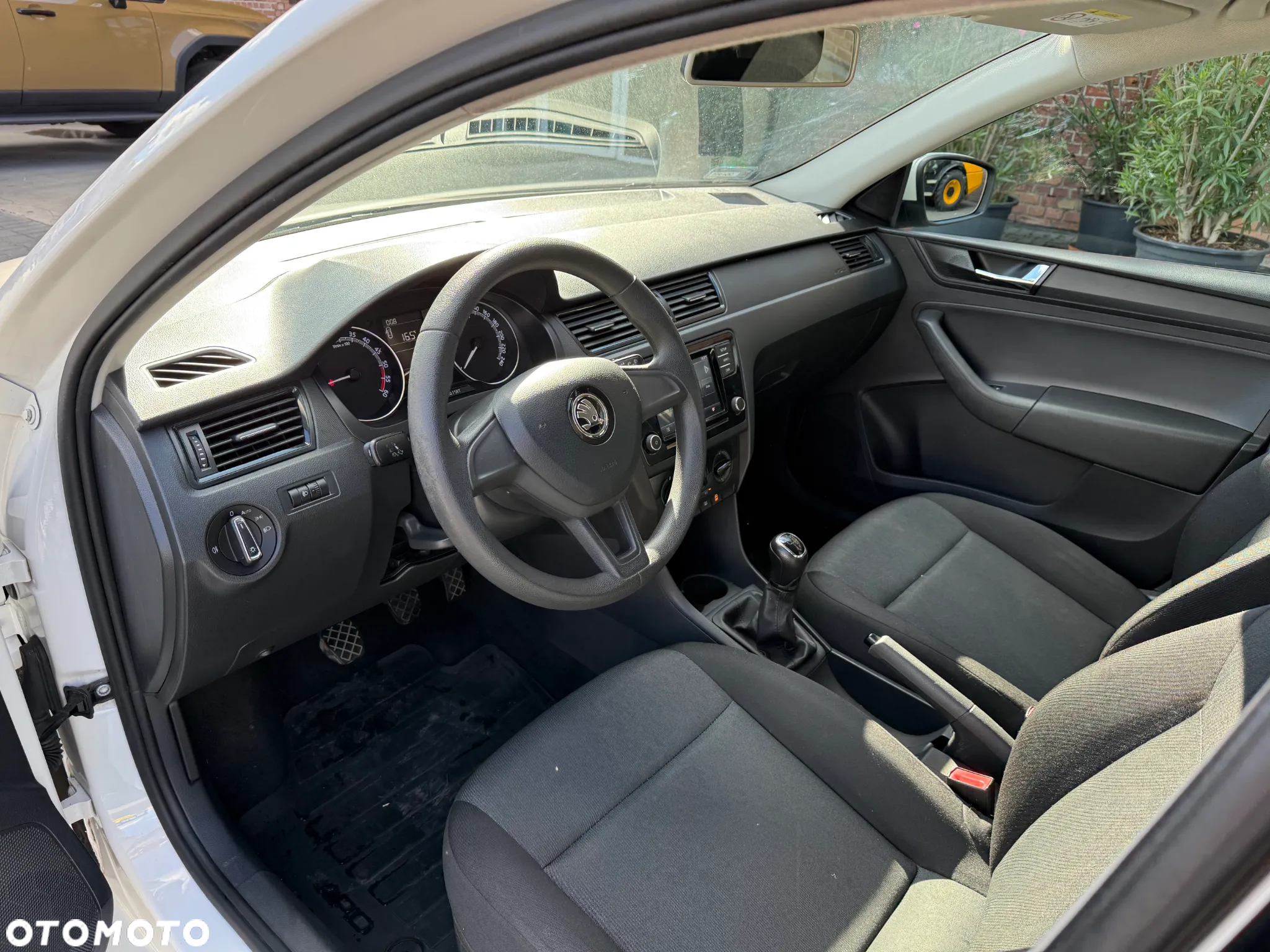 Skoda RAPID 1.6 TDI DPF Ambition - 25