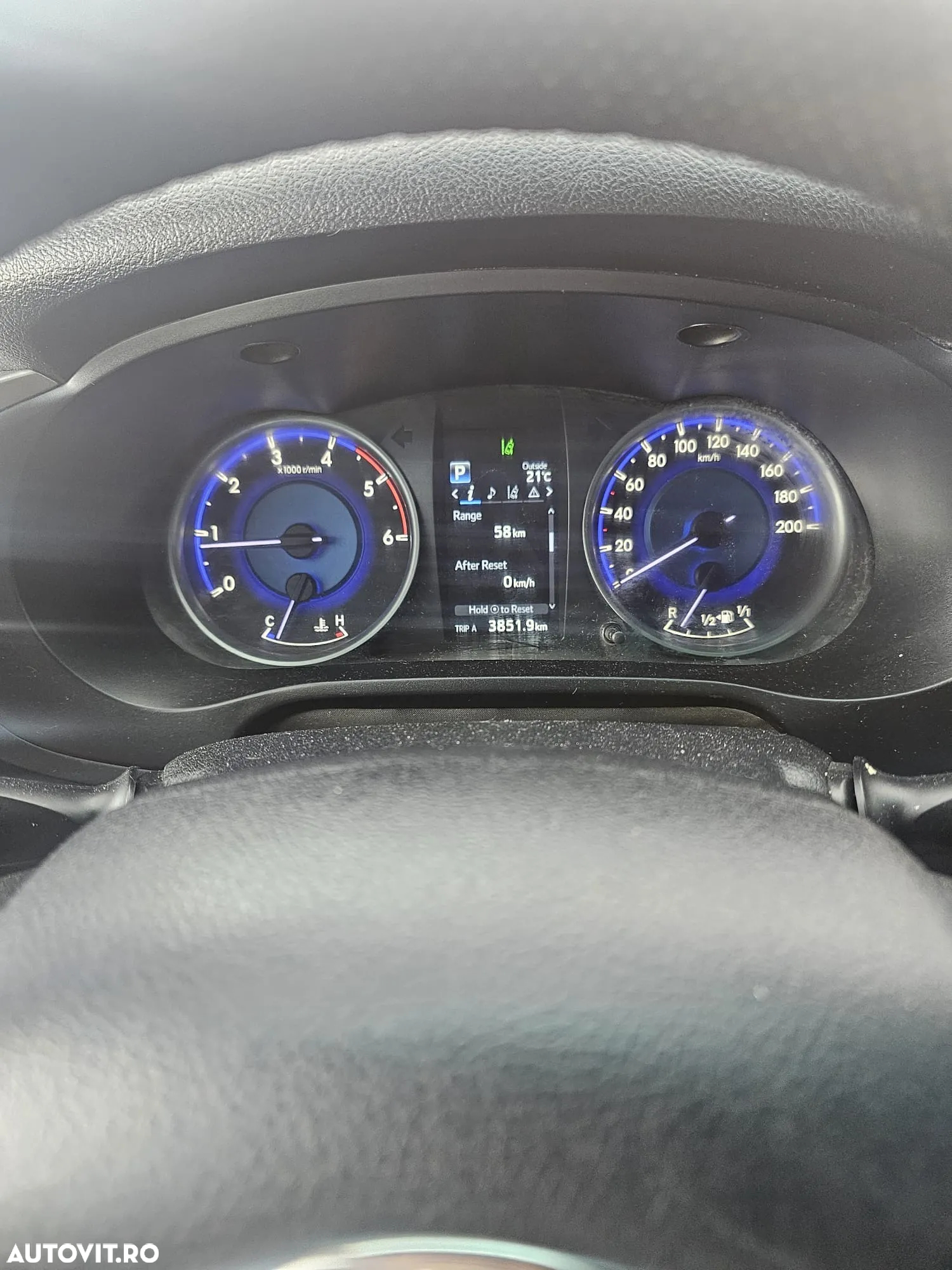 Toyota Hilux - 15