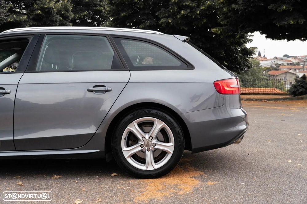 Audi A4 Avant 2.0 TDI Business Line S-line - 38