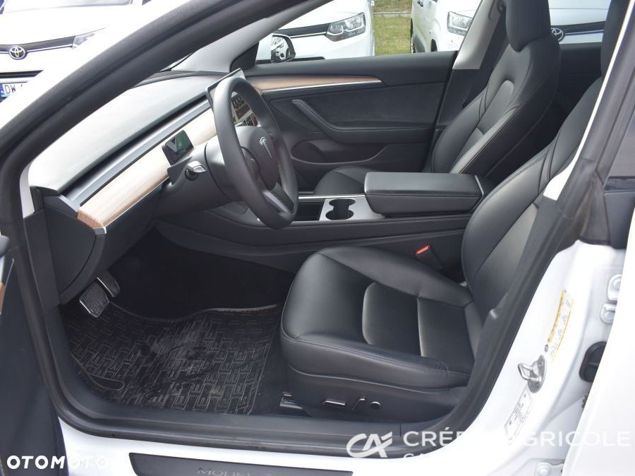 Tesla Model 3 RWD - 9