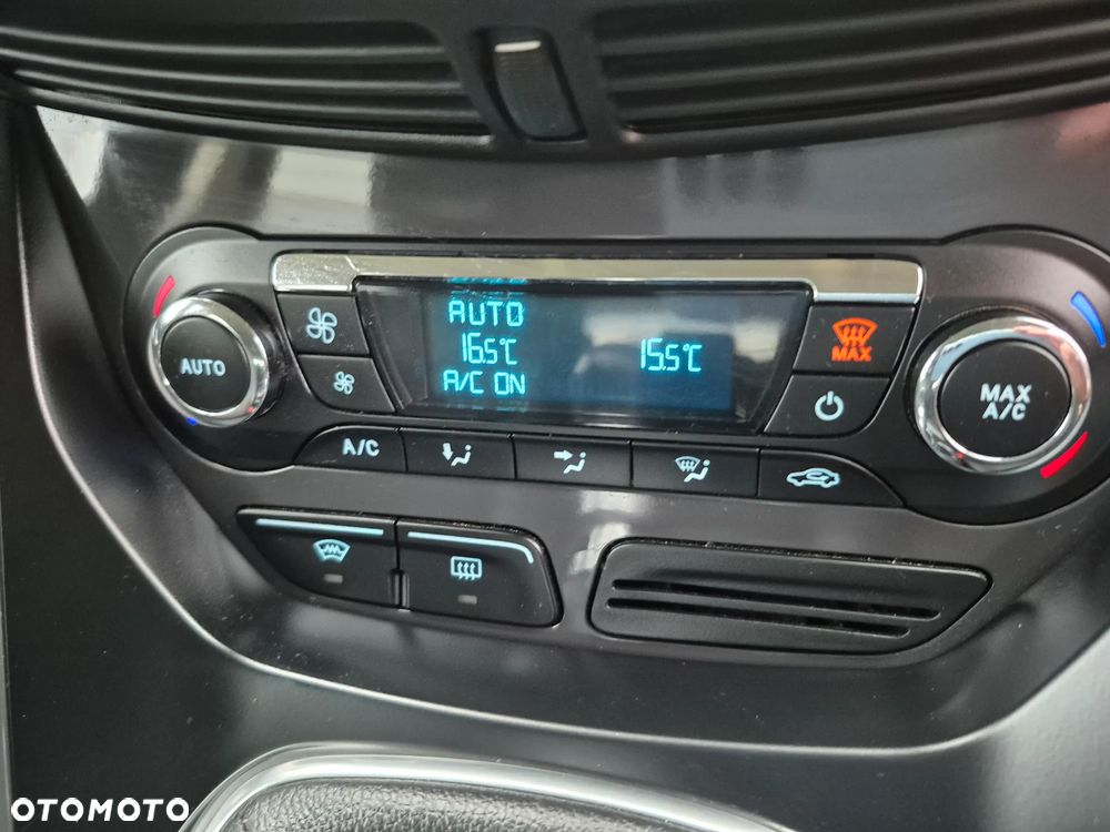 Ford Kuga 2.0 TDCi 2x4 Titanium - 17