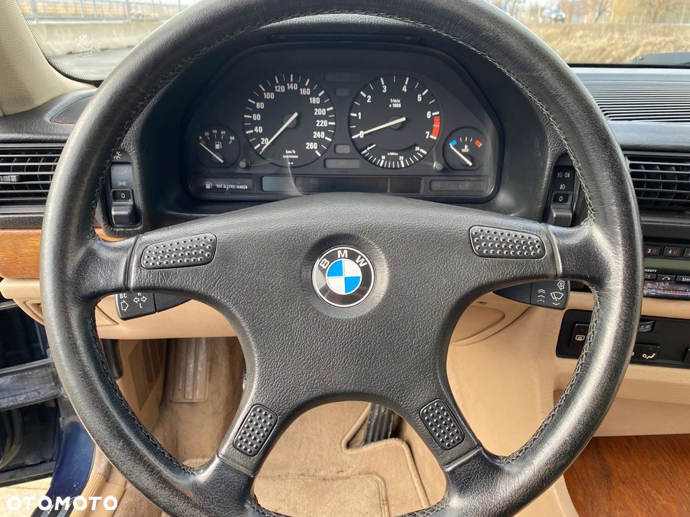 BMW Seria 7 - 23