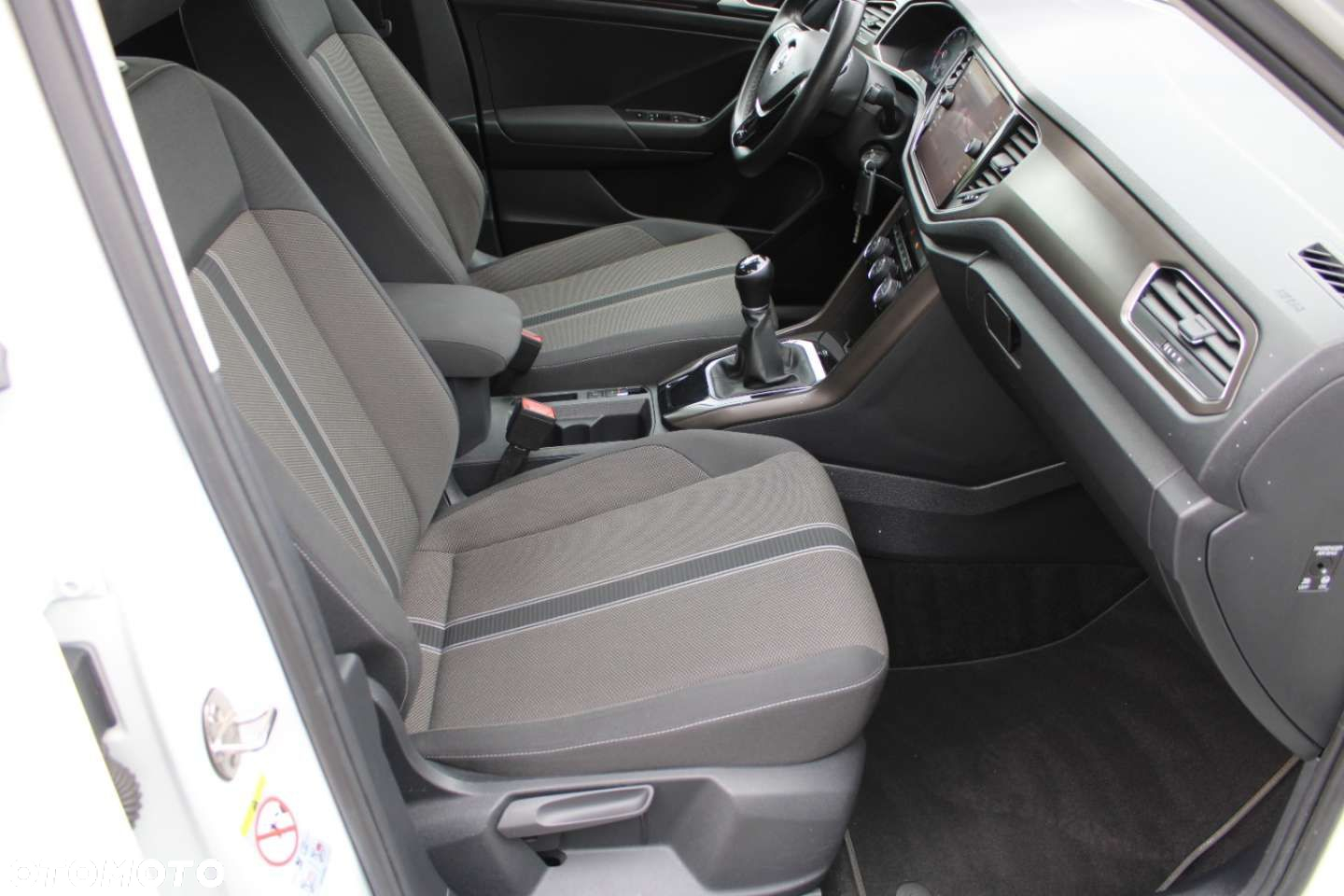 Volkswagen T-Roc - 32