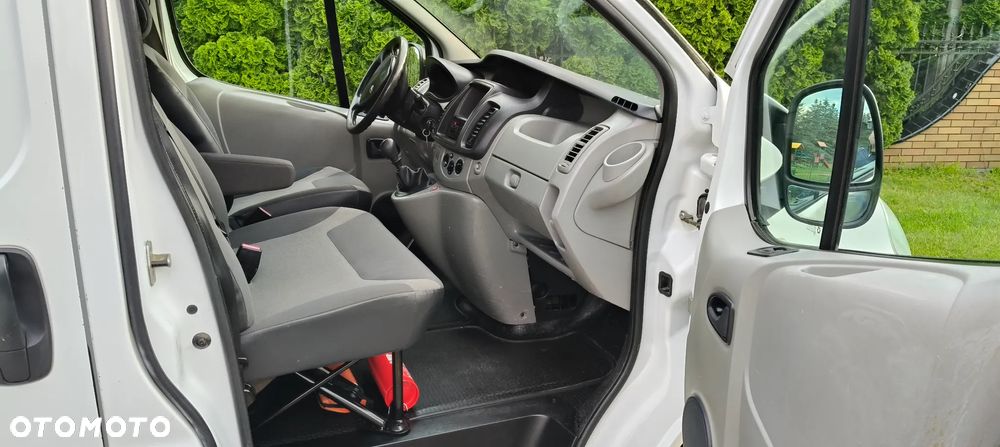 Renault TRAFIC L1H1 STAN IDEALNY - 9