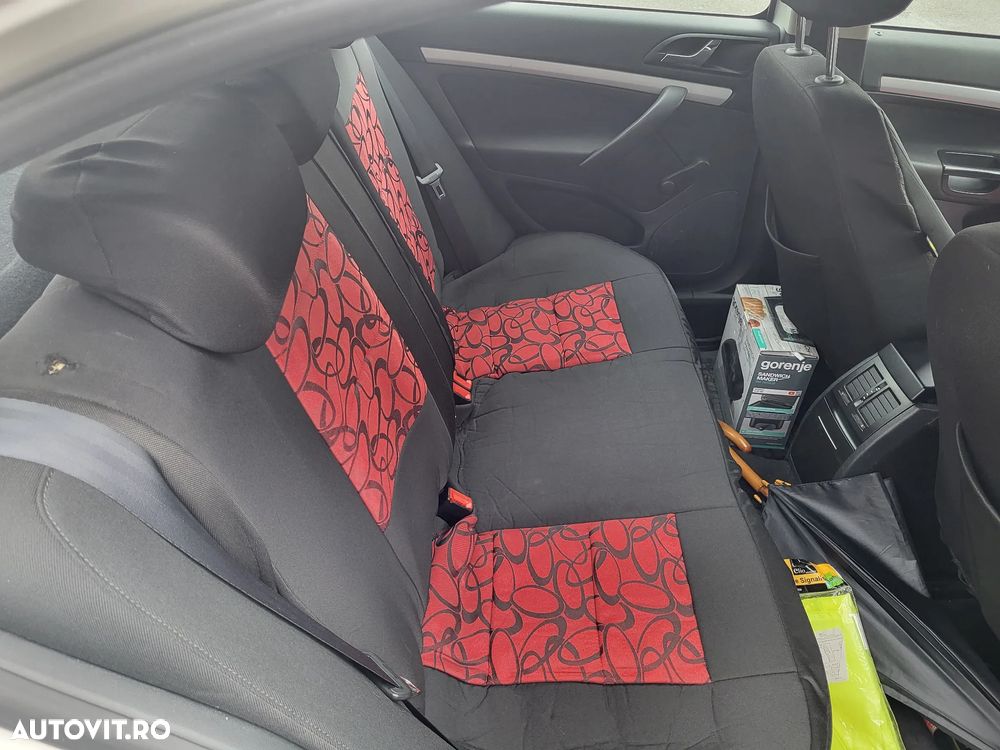 Skoda Octavia 1.6 MPI - 6