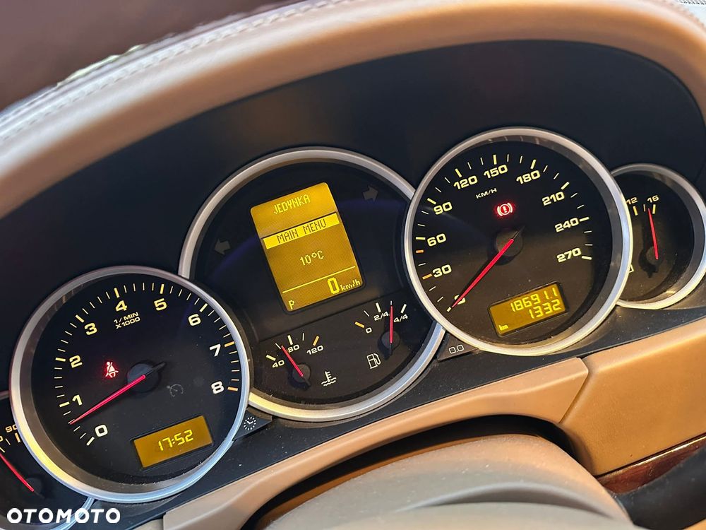 Porsche Cayenne - 3