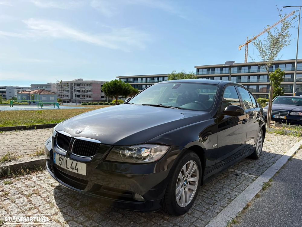 BMW 320 d Dynamic - 1