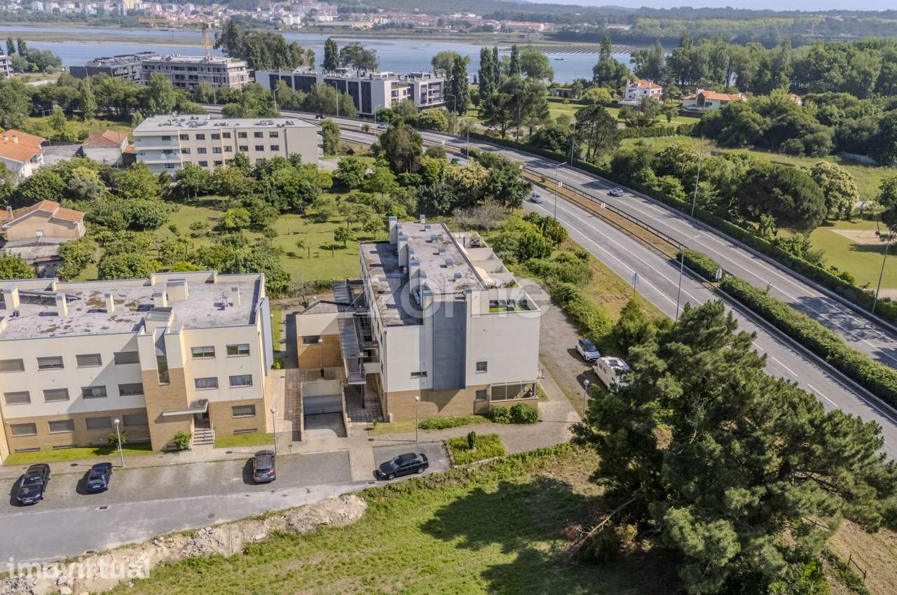 Apartamento T3 com 2 Garagens - Meadela - Grande imagem: 4/39