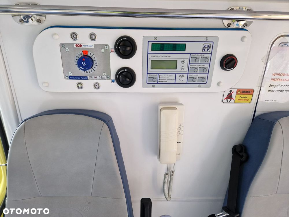 Mercedes-Benz Sprinter - 14