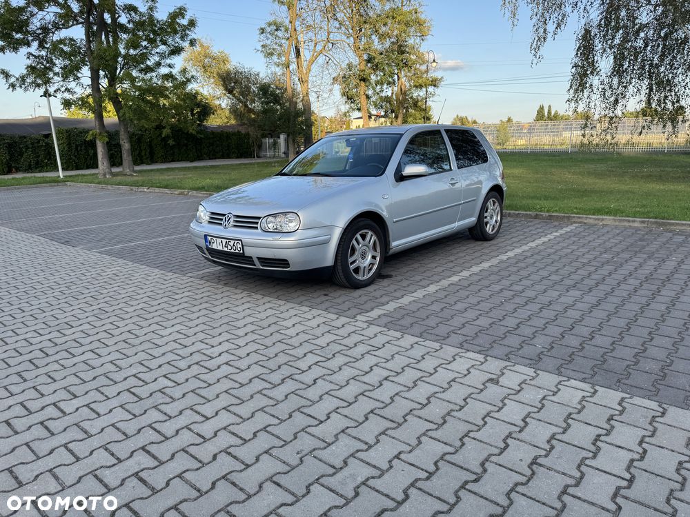 Volkswagen Golf 1.6 Trendline - 1