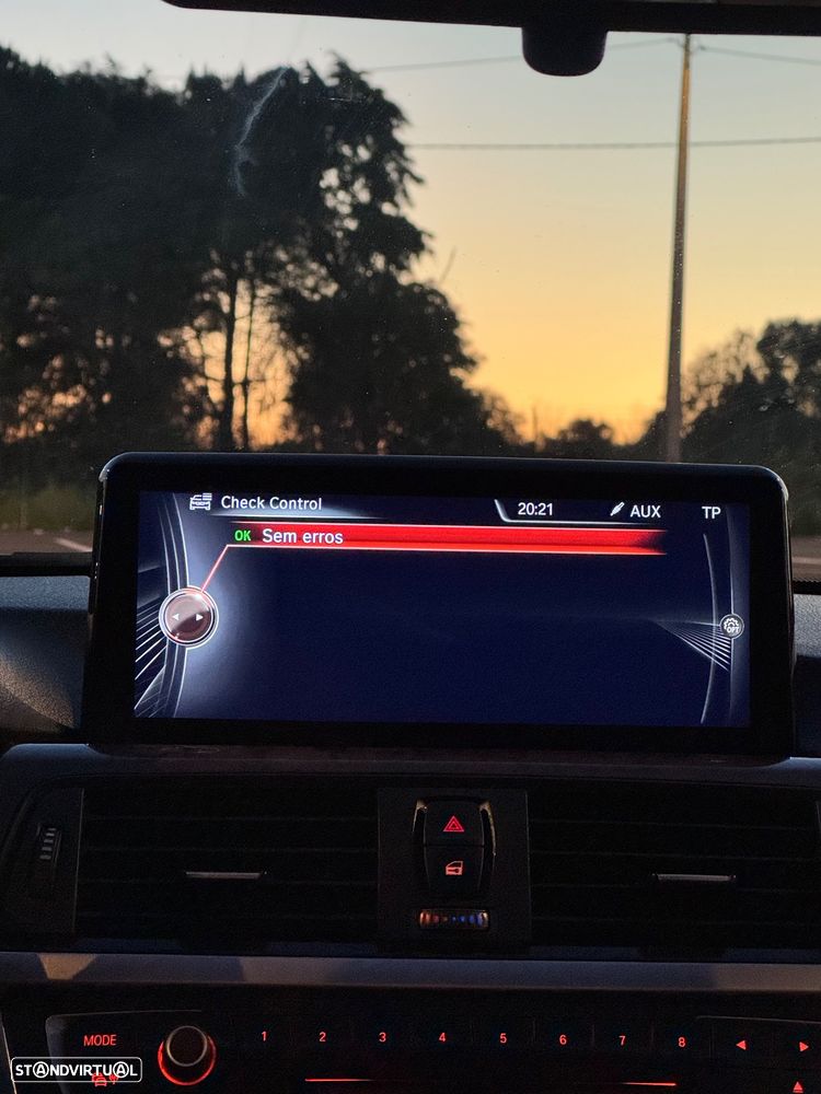 BMW 320 d Auto Line Luxury - 11