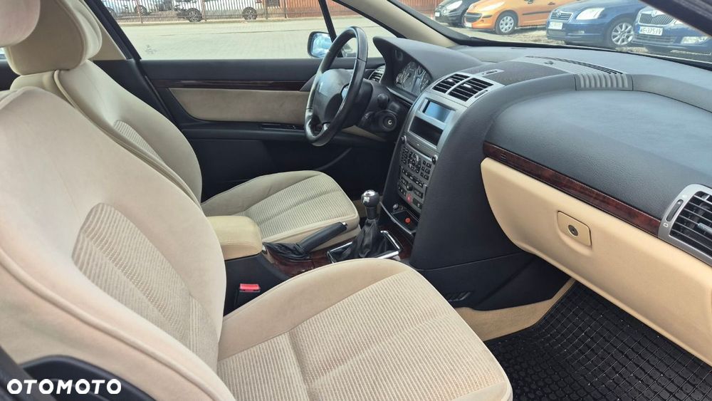 Peugeot 407 - 8