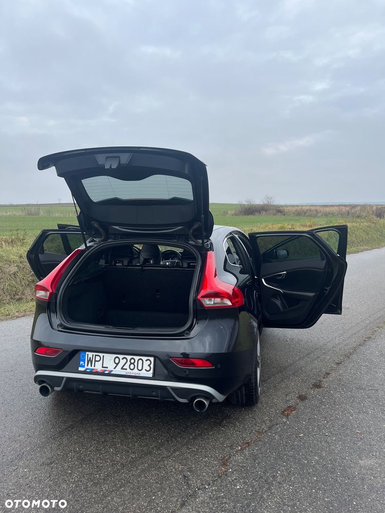 Volvo V40 D2 R-Design - 10