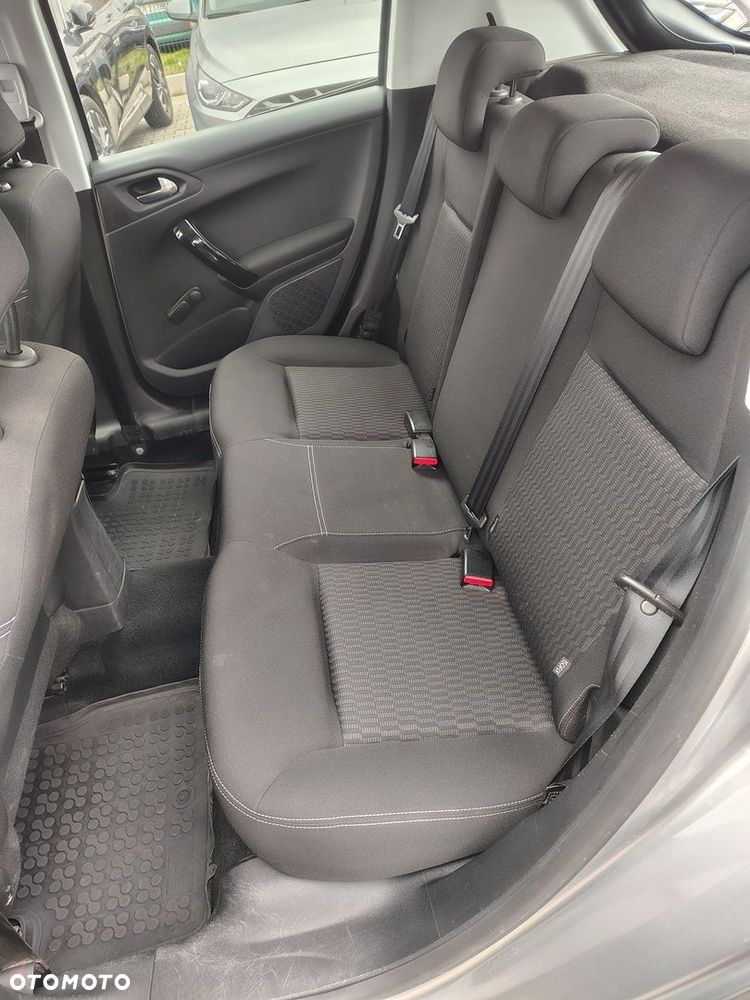 Peugeot 208 1.2 PureTech Active - 12